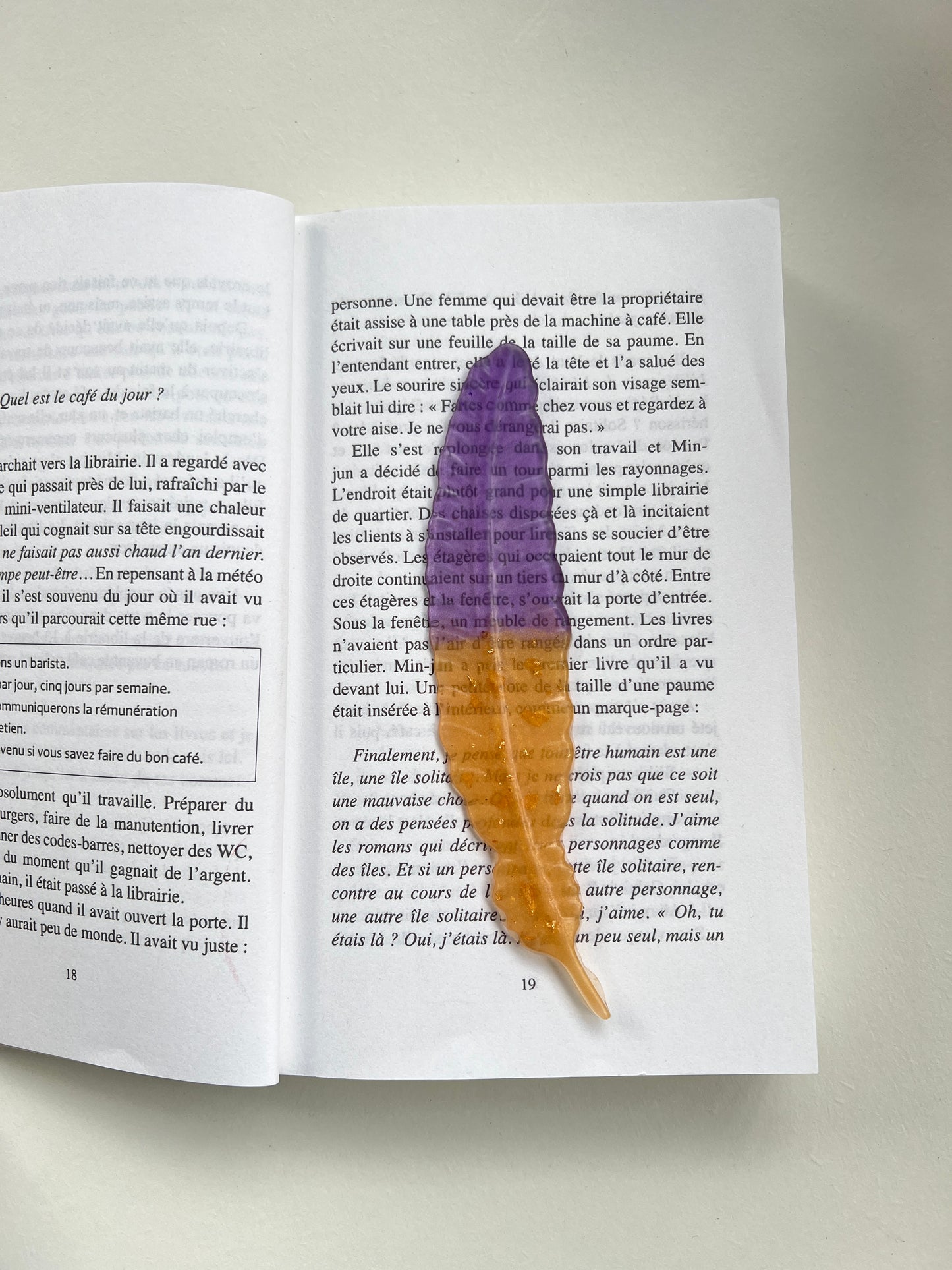 Marque page couleur violet et dorée